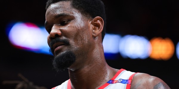 媒体人：艾顿的进攻还是很丰富的 状元的身体和技术摆在那