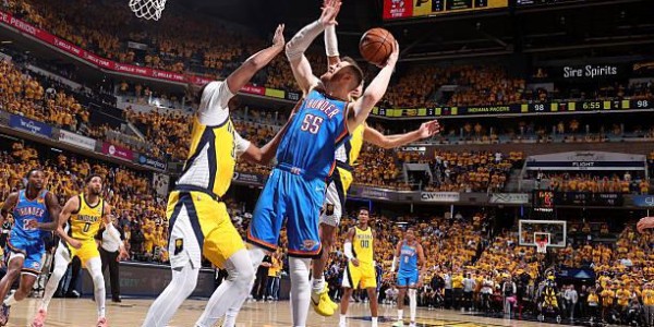 知名记者：为了匹配步行者的速度而放弃双塔，雷霆的操作莫名其妙