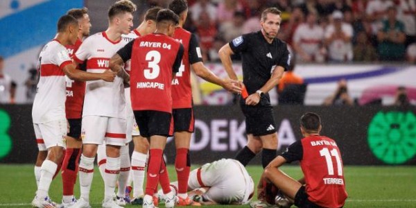 乐鱼app-“阿隆索时间”依旧有效！勒沃库森再次10打11捧杯